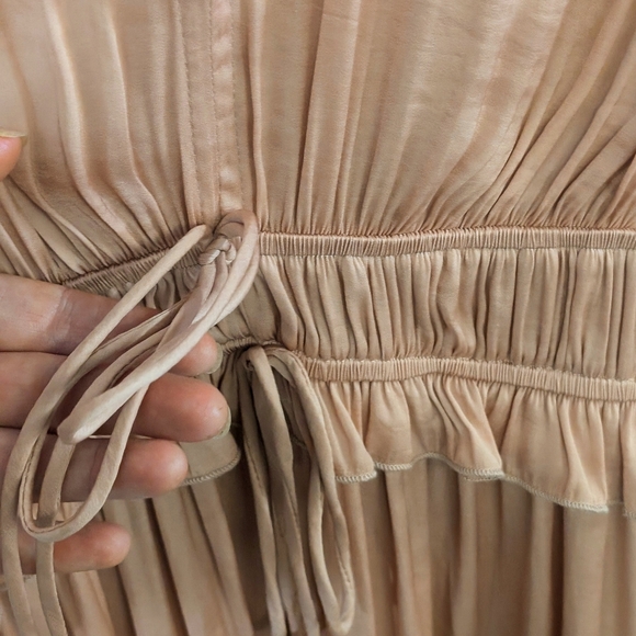 H&M V-Neck Dress-Powder Pink (Rose Gold)-Size 8 - Picture 4 of 9